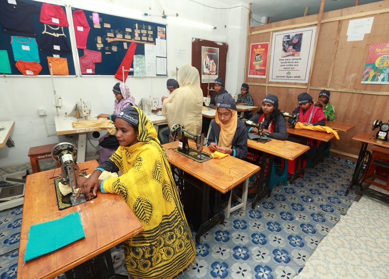 Waste Pickers of Dhaka trainees